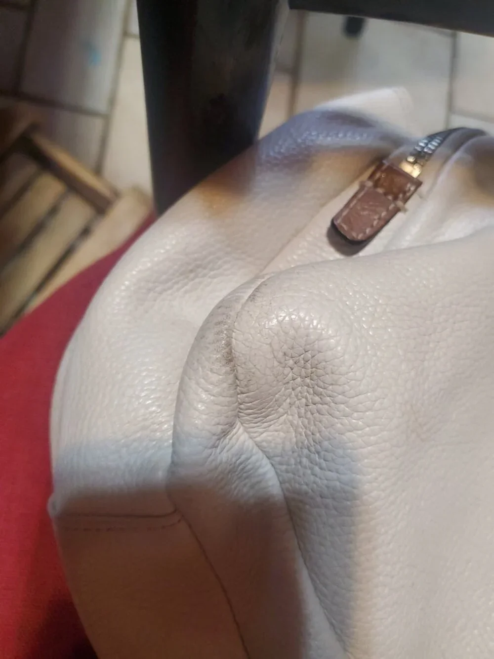 Authentic Coach leather shoulder bag